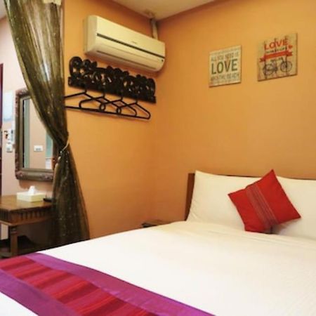 Dharmatala Inn Kolkata Exterior photo
