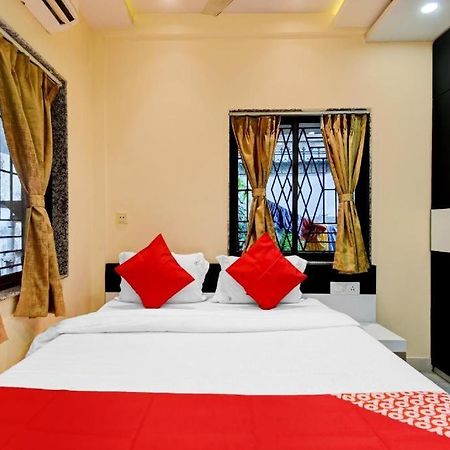 Dharmatala Inn Kolkata Exterior photo