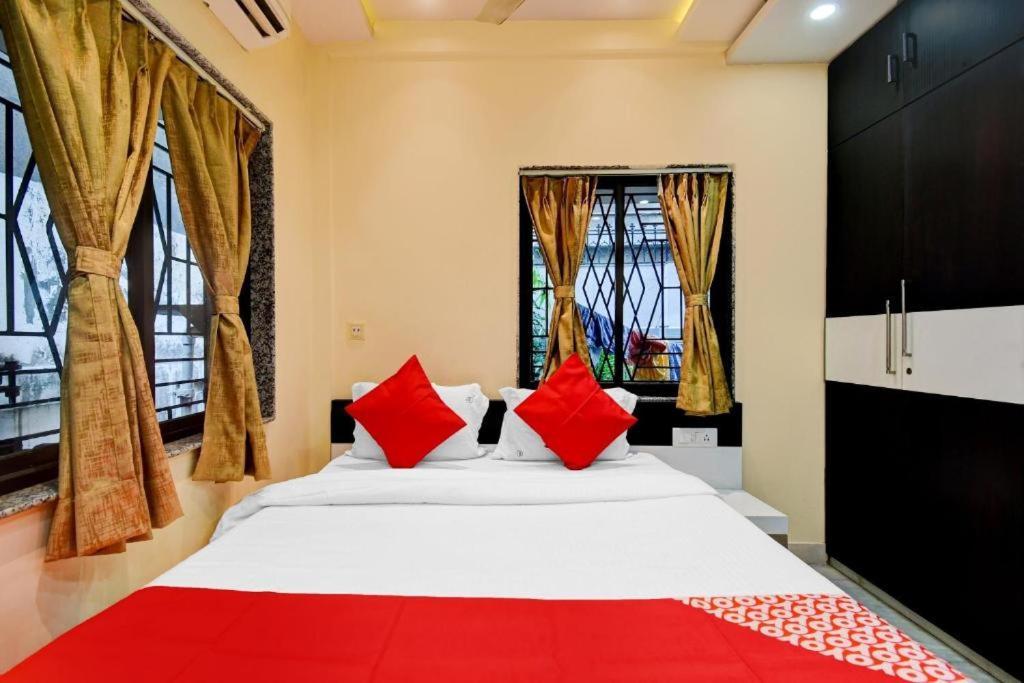 Dharmatala Inn Kolkata Exterior photo